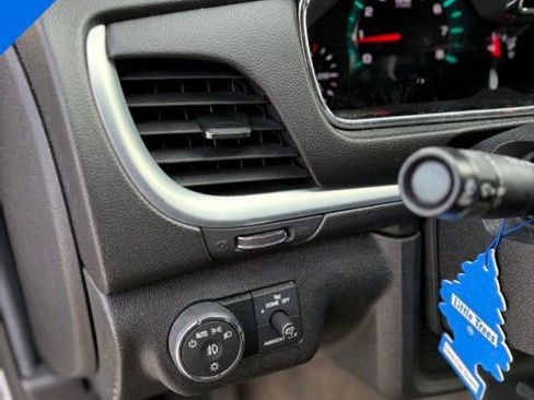 Used 2017 Chevrolet Traverse LT w/ Style and Technology Package image 13