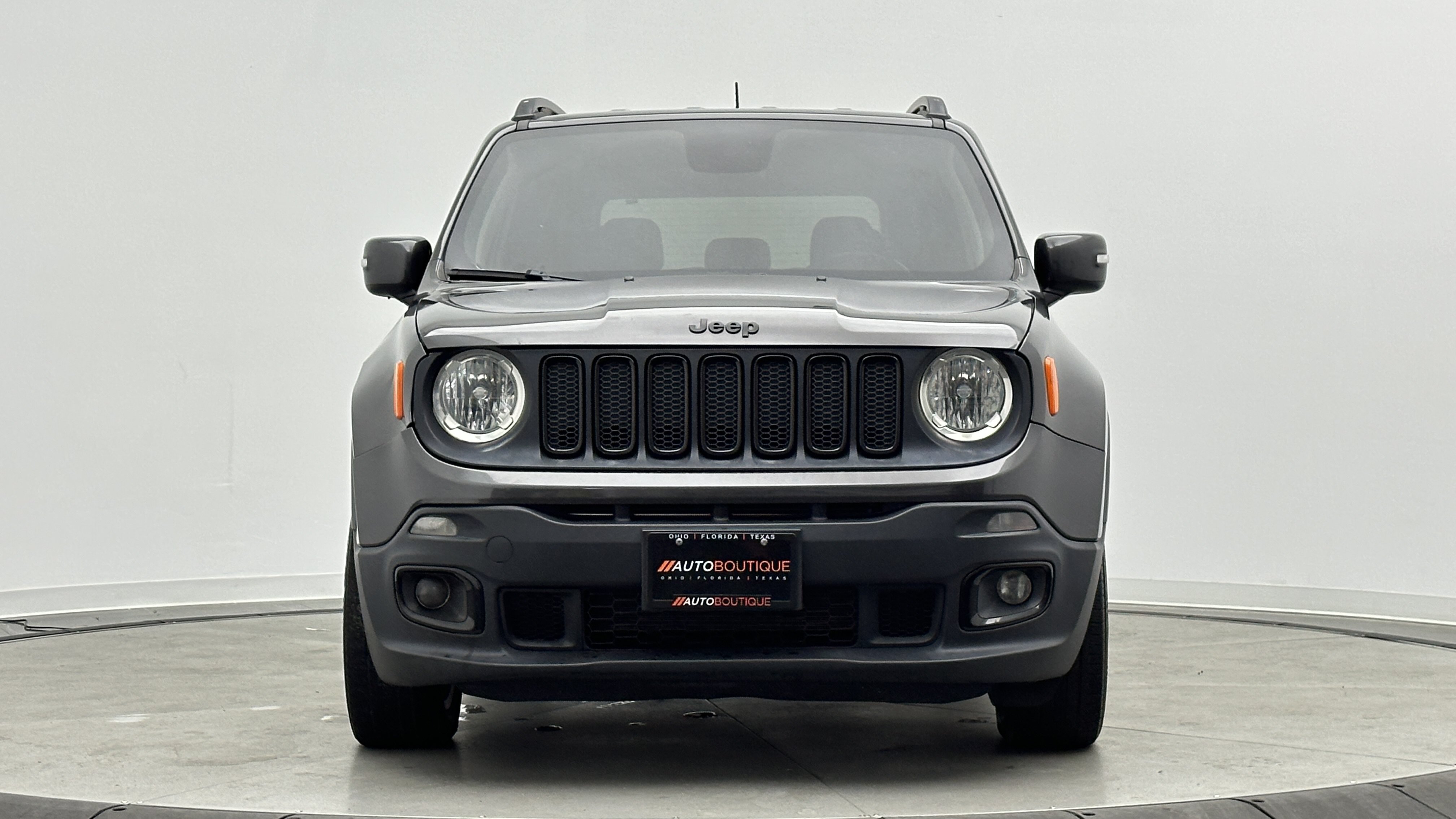 Used 2018 Jeep Renegade Altitude FWD image 2