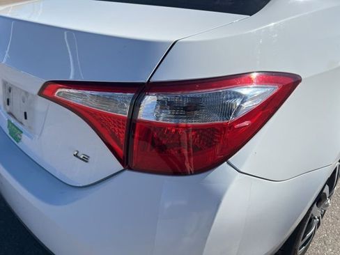 Used 2015 Toyota Corolla LE image 10