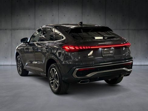 Certified 2025 Audi Q5 Premium AWD/4WD image 3
