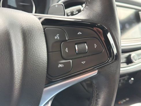 Used 2024 Buick Enclave Premium image 19