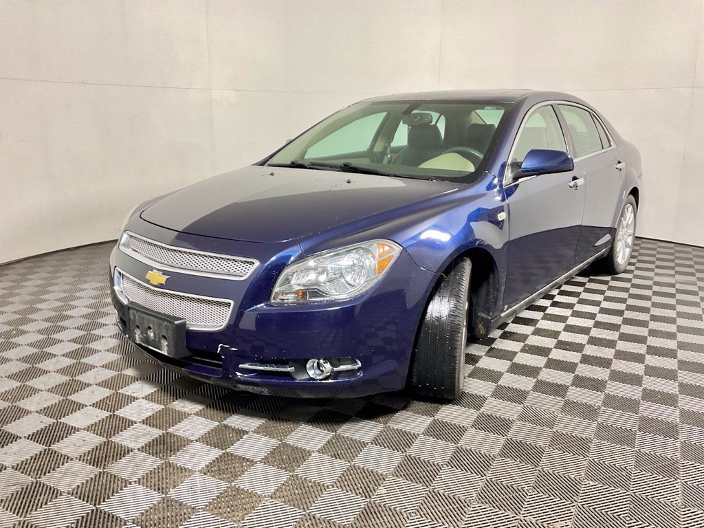 Used 2008 Chevrolet Malibu LTZ w/ Rear Power Package FWD image 2