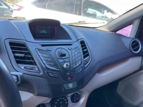 Used 2015 Ford Fiesta SE image 10