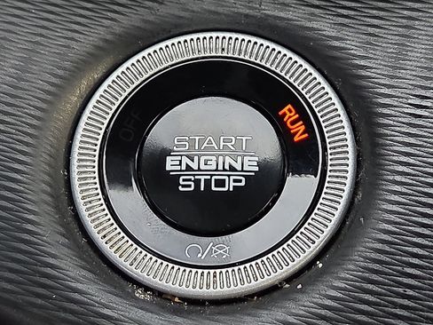 Used 2024 Jeep Grand Cherokee L Laredo image 18