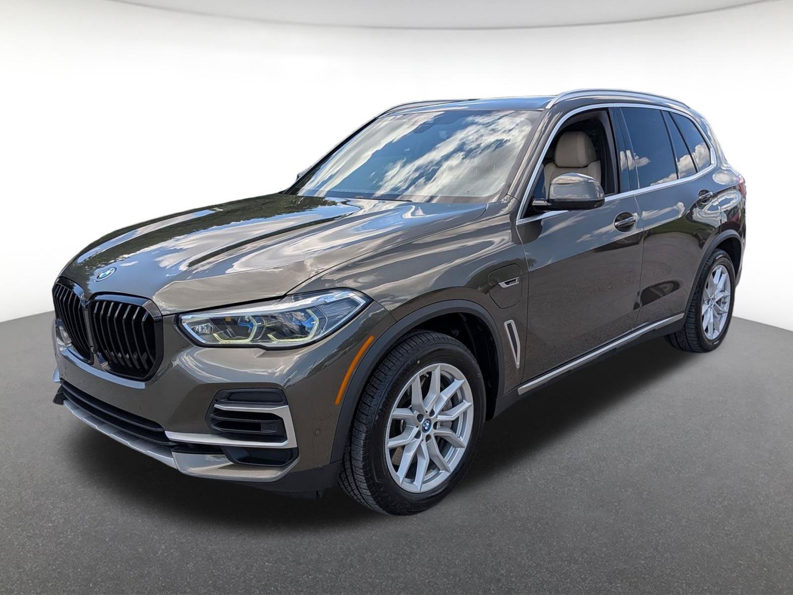 Used 2022 BMW X5 xDrive45e w/ Executive Package AWD/4WD image 1