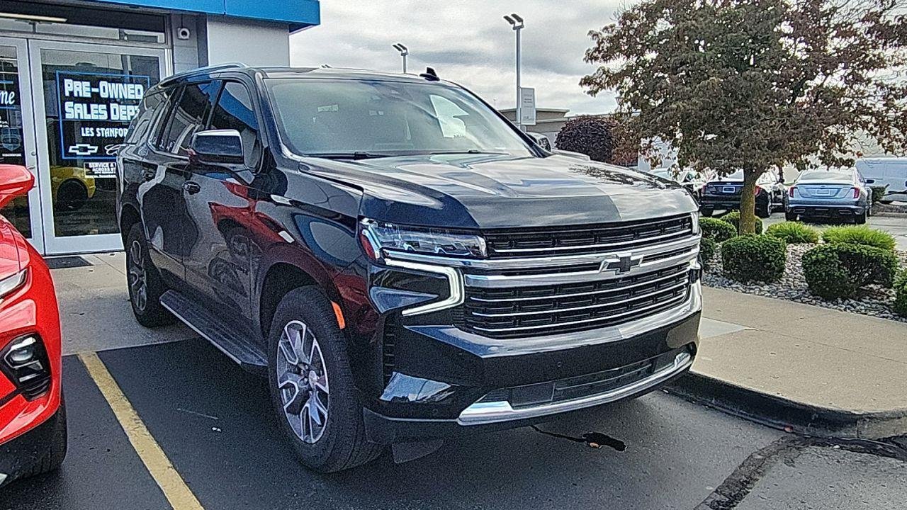 Used 2023 Chevrolet Tahoe LT w/ Luxury Package AWD/4WD image 3