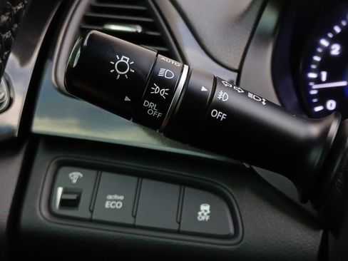 Used 2014 Hyundai Azera Limited w/ Option Group 02 FWD image 12