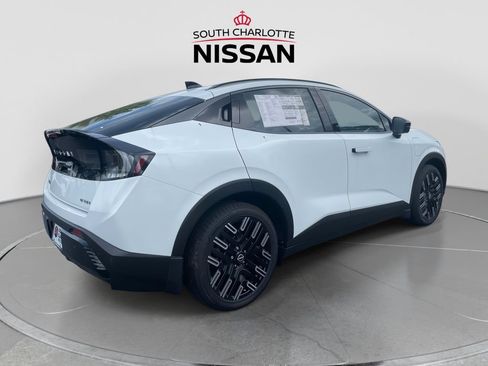 New 2026 Nissan Leaf Platinum+ w/ Cargo Package (Platinum+) FWD image 6