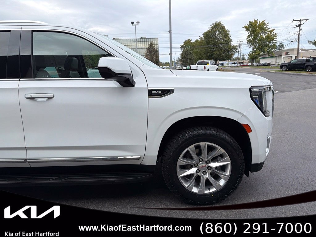 Used 2023 GMC Yukon XL SLT AWD/4WD image 6
