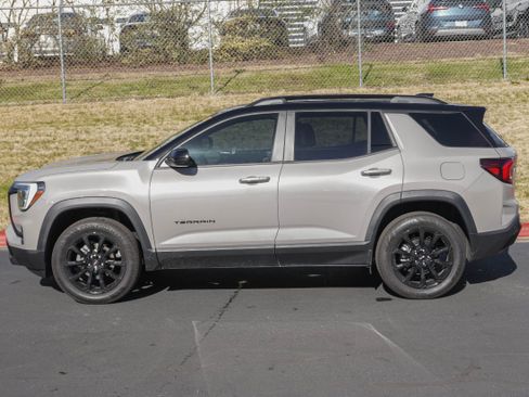 Used 2026 GMC Terrain Elevation w/ Elevation Premium Package image 6