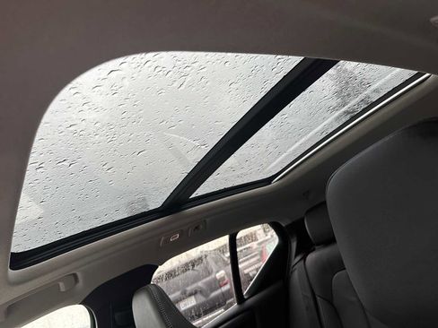 Used 2025 Volvo XC40 B5 Core w/ Protection Package Premier image 22