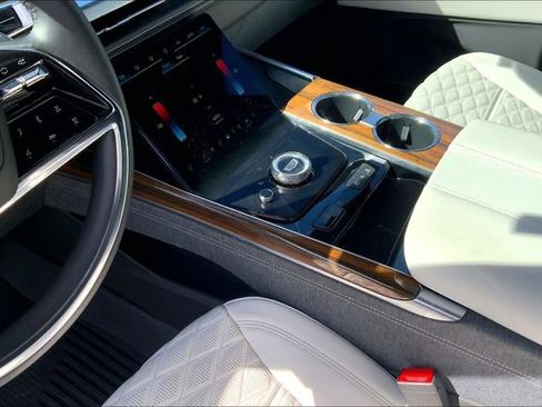 Used 2025 Cadillac Escalade ESV Sport Platinum image 25