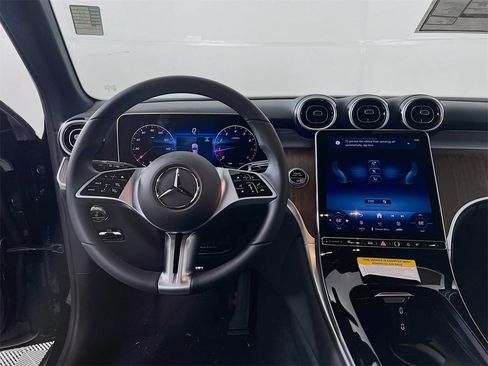 New 2025 Mercedes-Benz GLC 300 4MATIC image 23