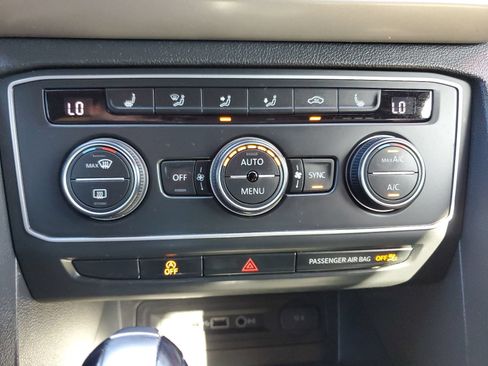 Used 2020 Volkswagen Atlas Cross Sport SE FWD image 34