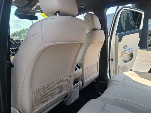 Used 2025 Mercedes-Benz GLA 250 4MATIC image 22