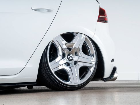 Used 2019 Volkswagen Golf R 4-Door AWD/4WD image 7