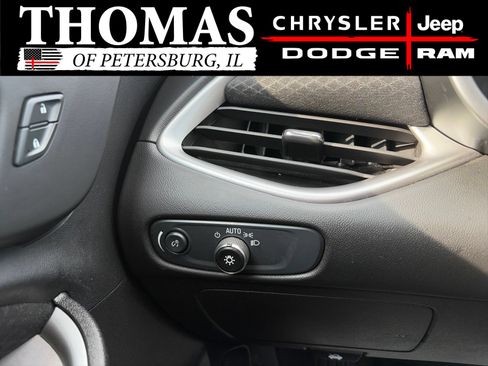 Used 2025 Chevrolet Malibu LT FWD image 12