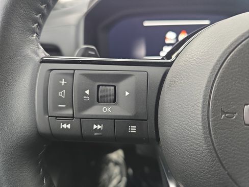 Certified 2024 Nissan Rogue SL image 17