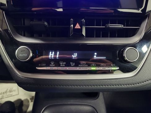 Used 2025 Toyota Corolla SE image 17