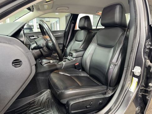 Used 2021 Chrysler 300 Touring L image 13