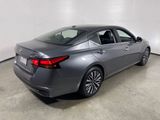 Used 2024 Nissan Altima 2.5 SV image 3