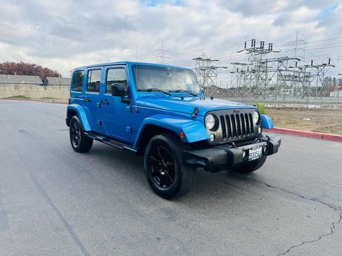 Used 2014 Jeep Wrangler Unlimited Sahara image 7