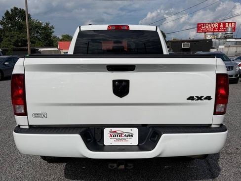 Used 2019 RAM 1500 Express w/ Express Value Package AWD/4WD image 4