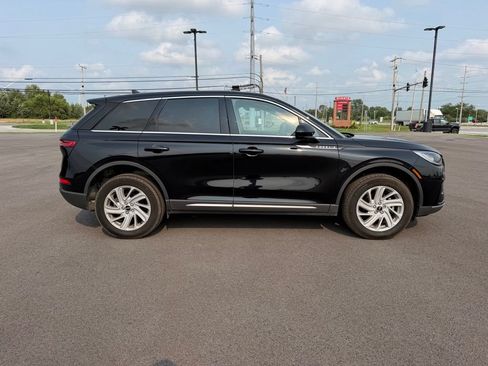 Used 2025 Lincoln Corsair AWD image 4