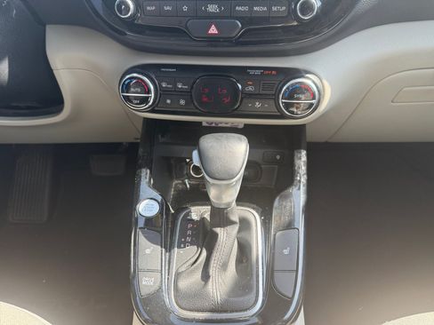 Used 2021 Kia Soul EX FWD image 11