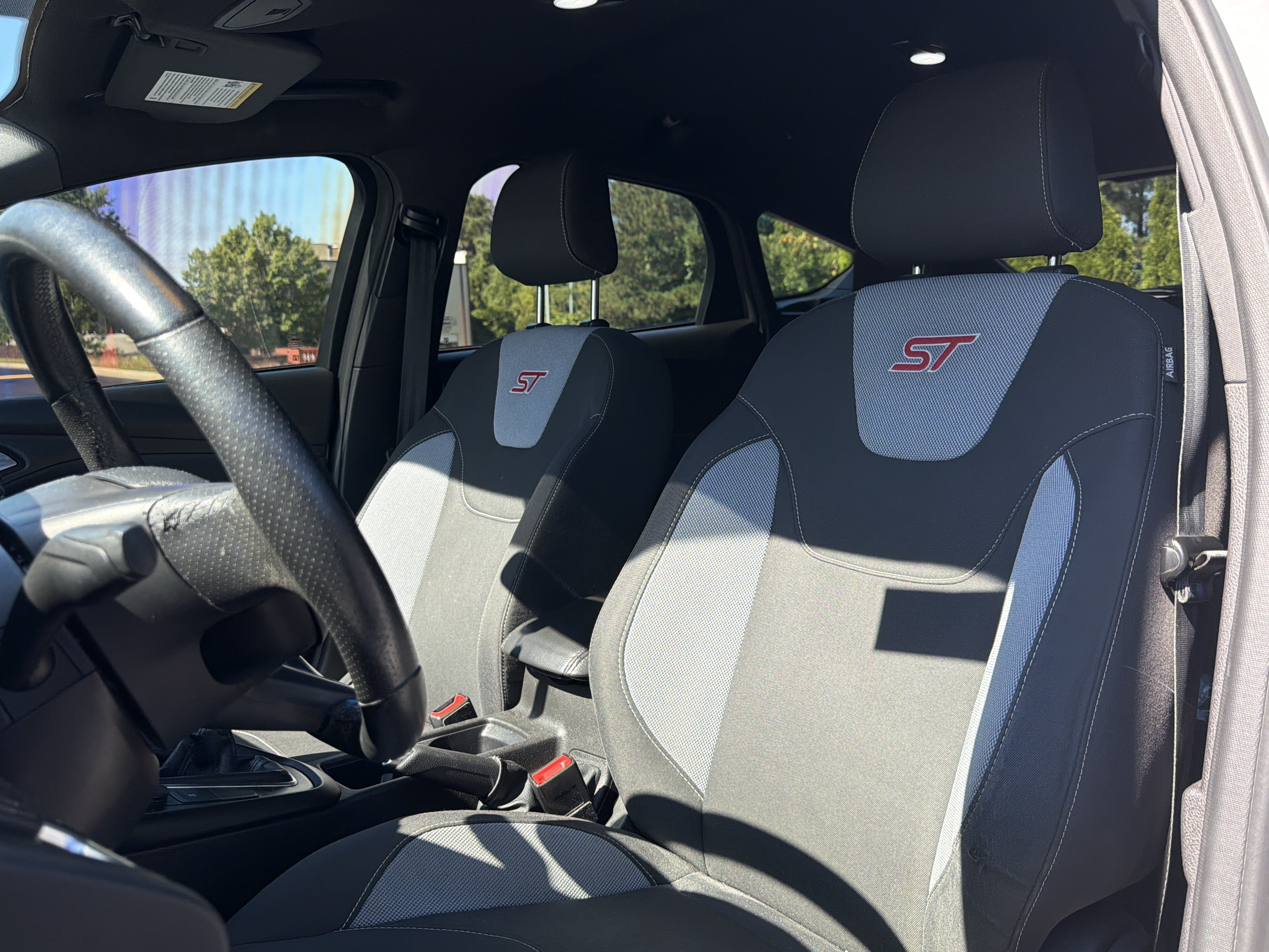 Used 2018 Ford Focus ST FWD image 7