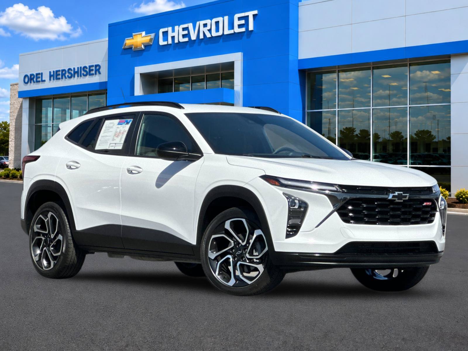 Used 2024 Chevrolet Trax RS FWD image 1