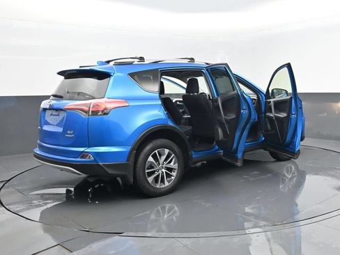 Used 2016 Toyota RAV4 XLE AWD/4WD image 28