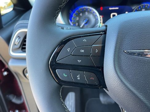 Used 2023 Chrysler Pacifica Touring-L w/ S Appearance Package image 21