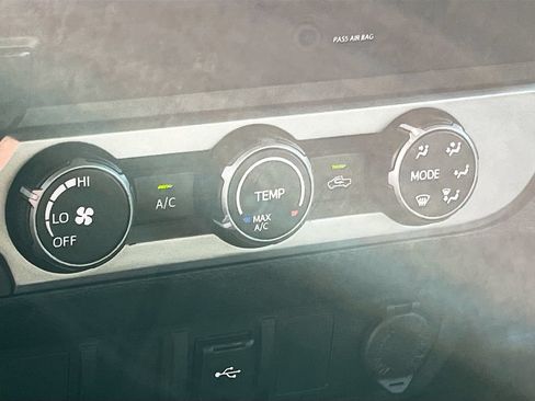 Used 2020 Toyota Tacoma SR5 RWD image 16