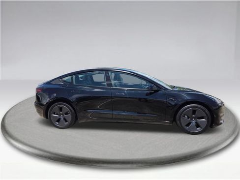 Used 2023 Tesla Model 3 Standard Range RWD image 9