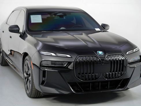 Used 2024 BMW i7 eDrive50 w/ M Sport Package image 65