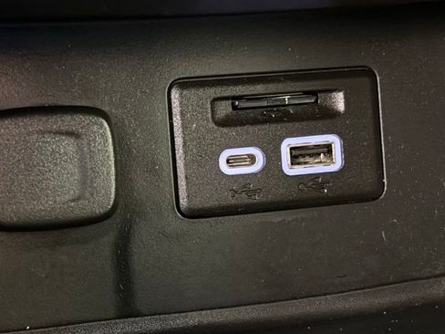 Used 2023 GMC Acadia SLT w/ Elevation Edition image 36