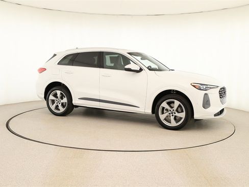 New 2025 Audi Q5 Premium Plus image 9