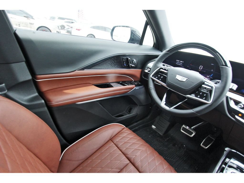 New 2027 Cadillac Lyriq Signature Luxury w/ Nappa Leather Package AWD/4WD image 8