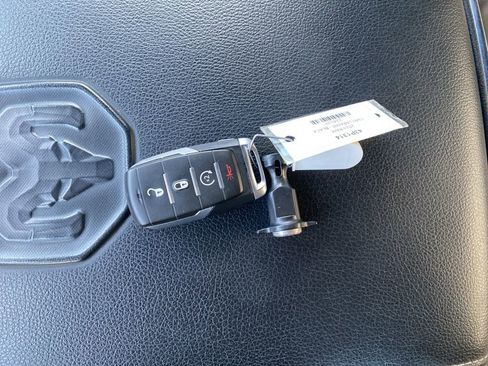 Used 2024 RAM 1500 Laramie image 33