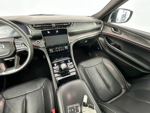 Used 2022 Jeep Grand Cherokee Overland AWD/4WD image 11