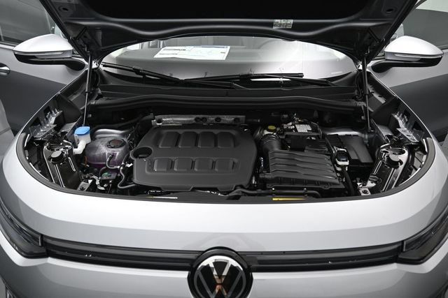 New 2026 Volkswagen Tiguan SE AWD/4WD image 15