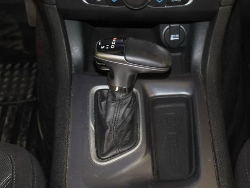 Used 2020 Dodge Charger SXT image 13