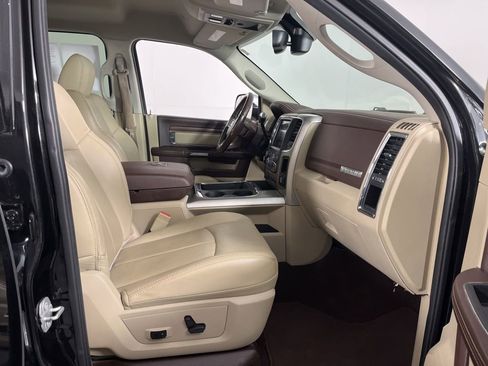 Used 2018 RAM 2500 Laramie w/ Convenience Group AWD/4WD image 7