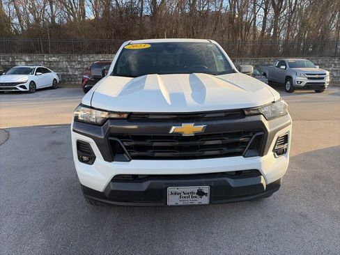 Used 2023 Chevrolet Colorado LT w/ LT Convenience Package II image 2