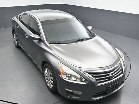 Used 2015 Nissan Altima 2.5 S w/ Power Driver Seat Package FWD image 10