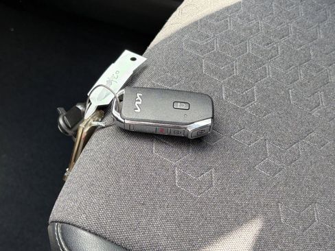 Used 2025 Kia Seltos S image 21