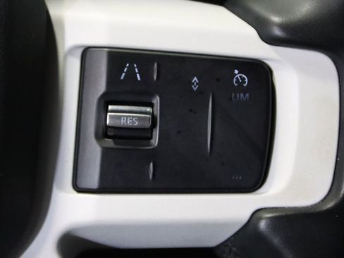 Used 2025 Land Rover Defender 110 S image 18