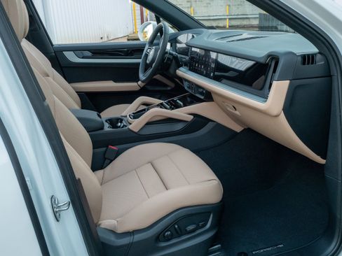 New 2026 Porsche Cayenne AWD/4WD image 28