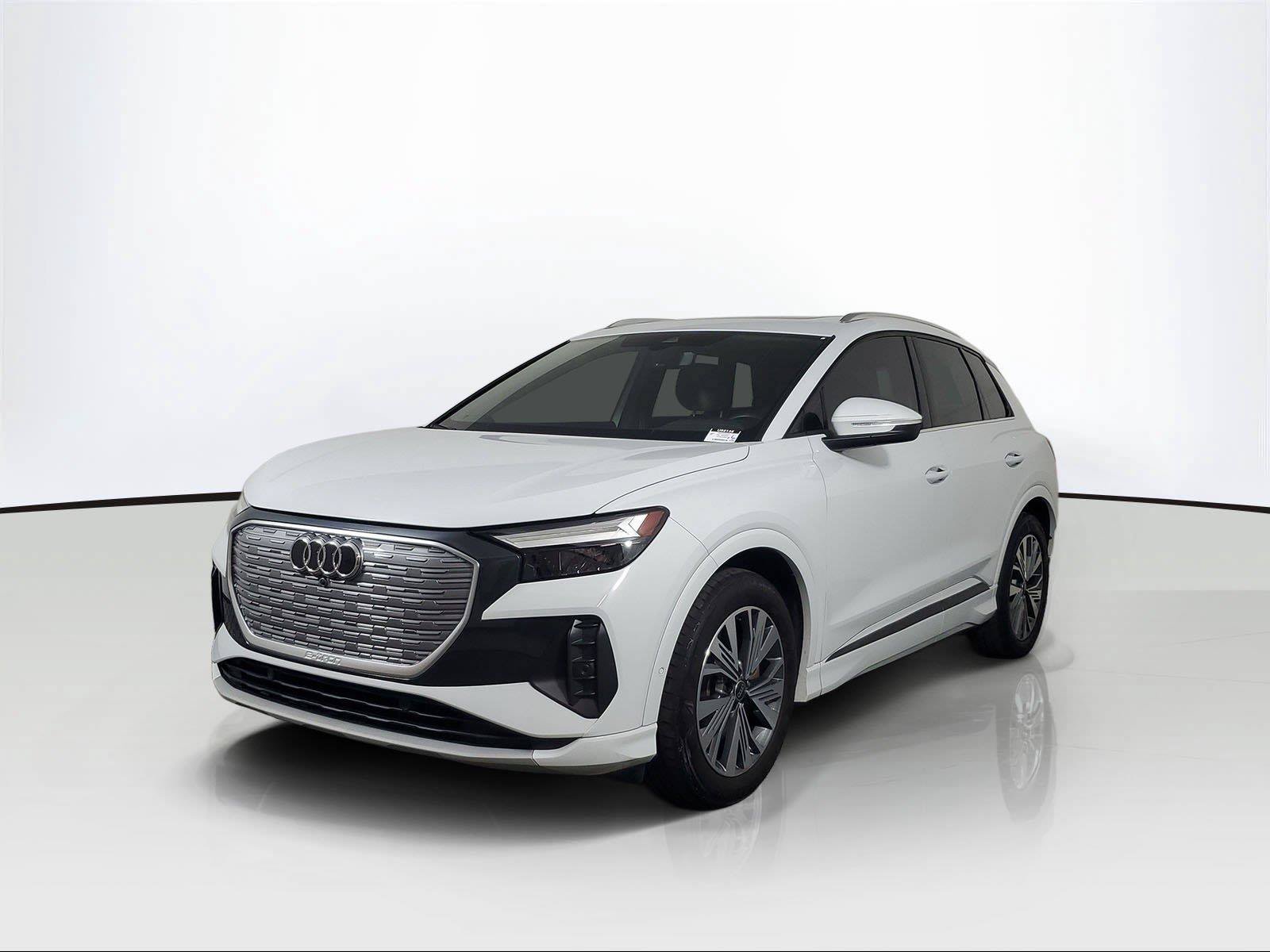 Used 2023 Audi Q4 e-tron Premium Plus w/ Premium Plus RWD image 3